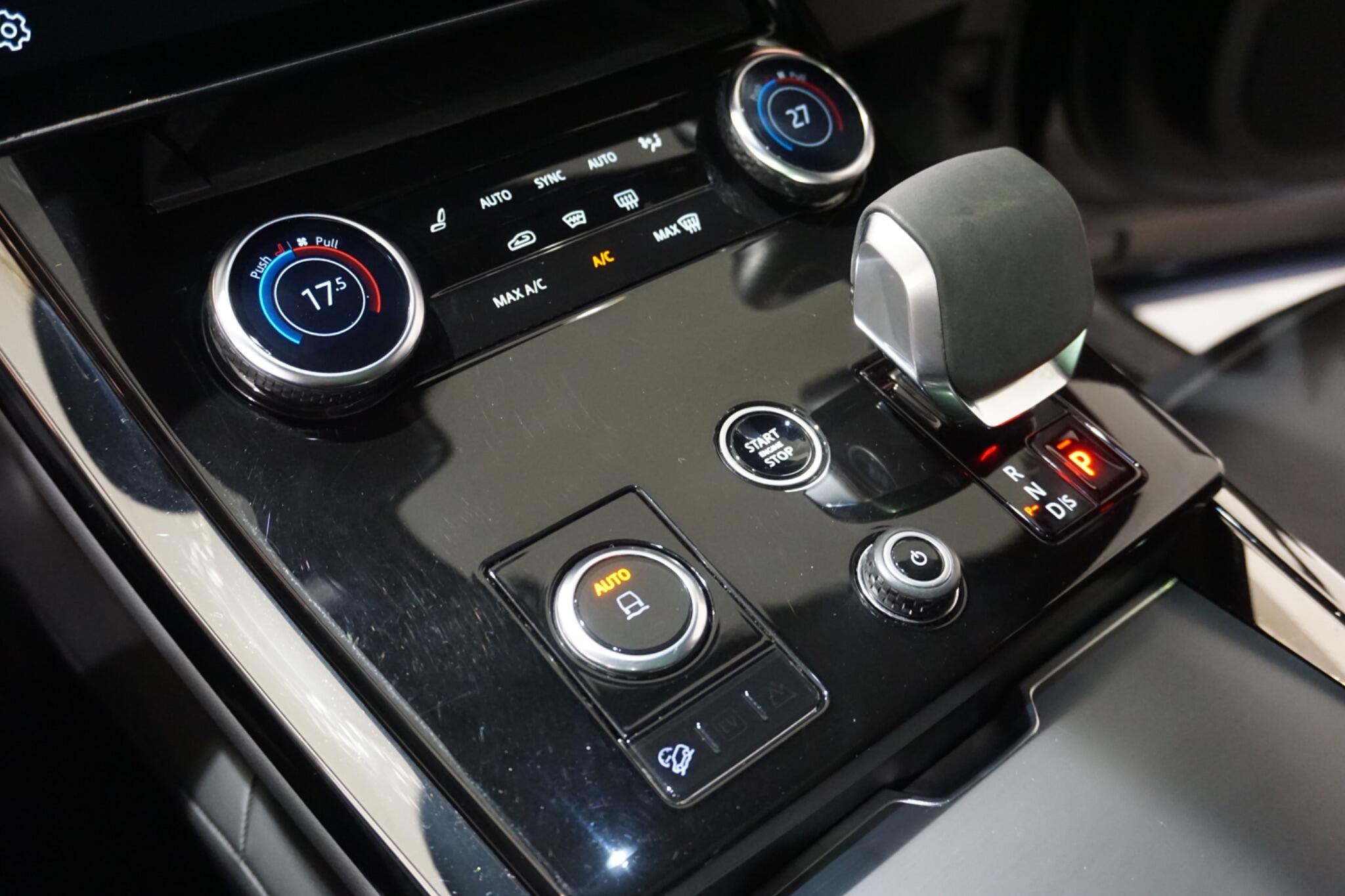 Land Rover Range Rover Sport 3.0 D300 MHEV Dynamic SE SUV 5dr Diesel Auto 4WD Euro 6 (s/s) (300 ps)